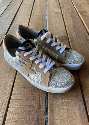 Sneakers Artesanais em Prateado e Camurça